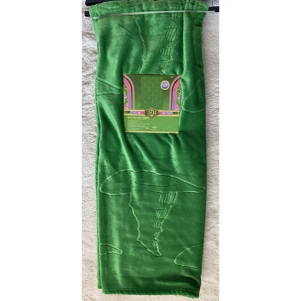 WICKED Elphaba Hats On It Embossed Emerald Green Soft Throw Blanket 50 X 70” NEW